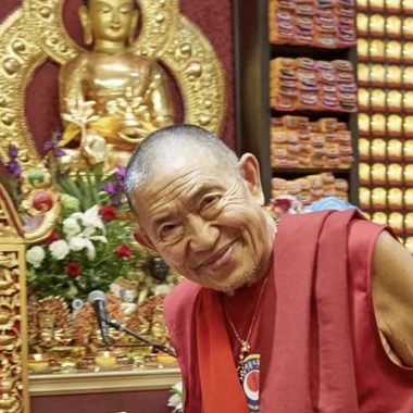 Kyabje Garchen Rinpoche at his shrine