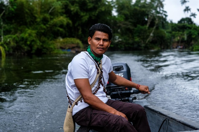 Steering a boat along the river